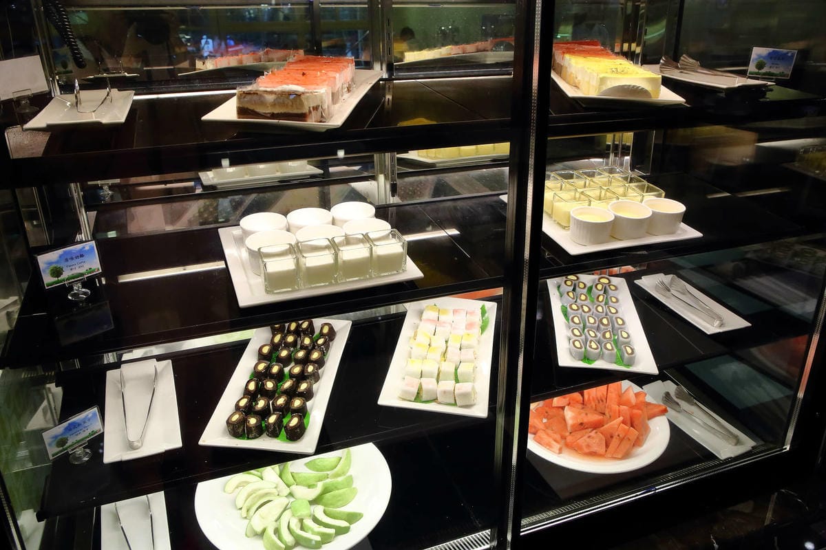 【住。高雄】樂逸商旅LA HOTEL〜高雄住宿推薦。近六合夜市、交通便利，自由行必住！