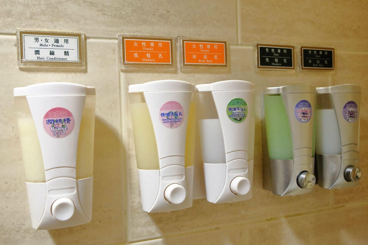 【住。高雄】樂逸商旅LA HOTEL〜高雄住宿推薦。近六合夜市、交通便利，自由行必住！