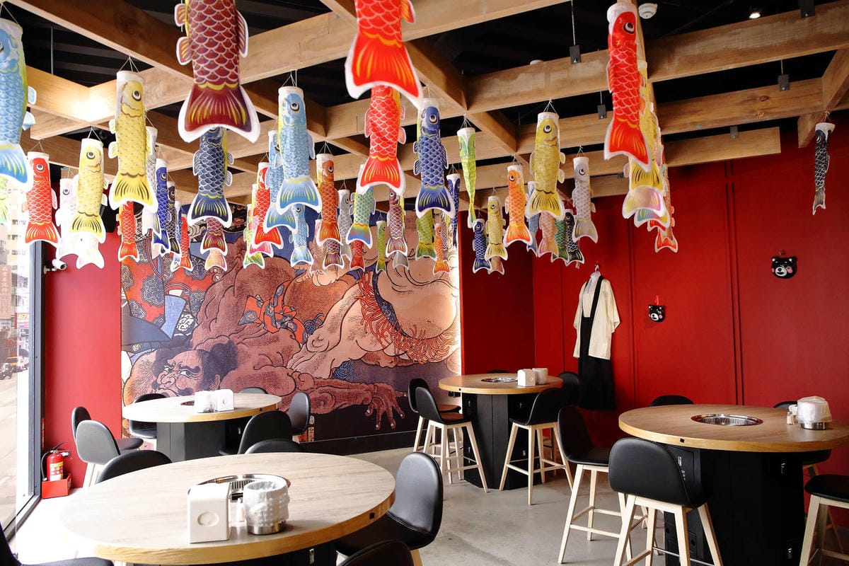 【食。台中】山鯨燒肉〜單點式燒肉精緻/豪華雙人套餐。櫻花樹下吃燒肉，濃濃的日式風味，超浪漫又好拍！