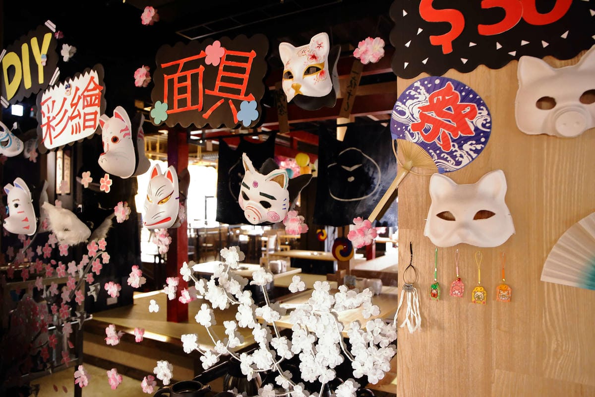 【食。台中】山鯨燒肉〜單點式燒肉精緻/豪華雙人套餐。櫻花樹下吃燒肉，濃濃的日式風味，超浪漫又好拍！