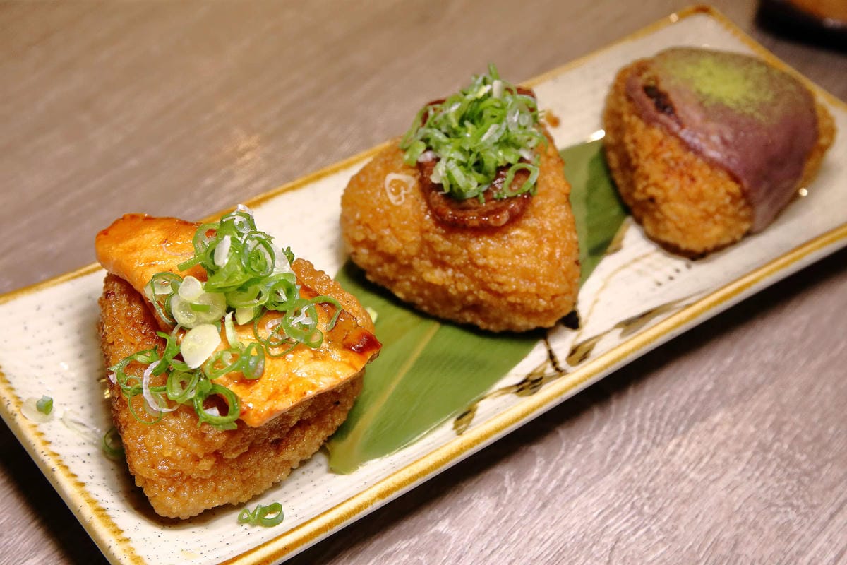 【食。台中】山鯨燒肉〜單點式燒肉精緻/豪華雙人套餐。櫻花樹下吃燒肉，濃濃的日式風味，超浪漫又好拍！