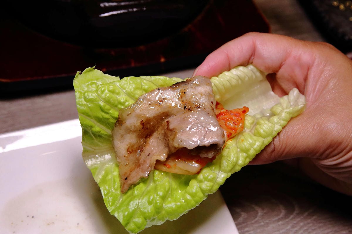 【食。台中】山鯨燒肉〜單點式燒肉精緻/豪華雙人套餐。櫻花樹下吃燒肉，濃濃的日式風味，超浪漫又好拍！