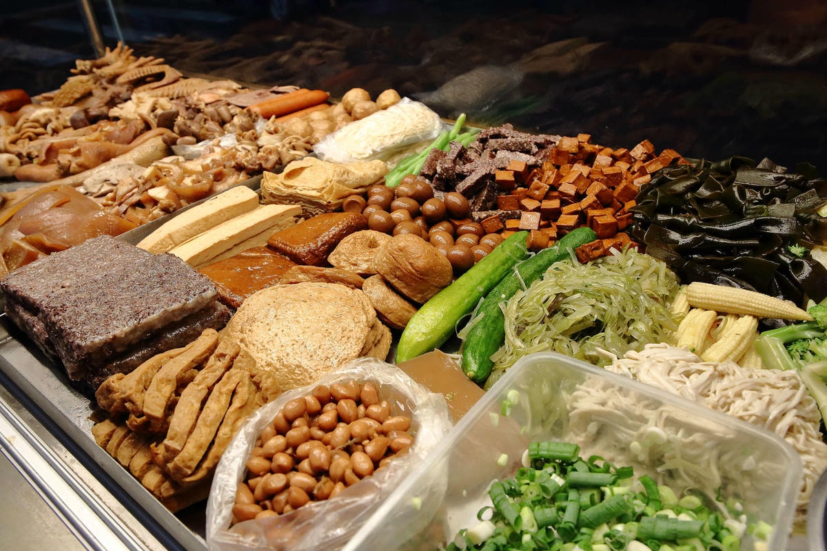 【食。高雄】關廟糖心滷味〜鳳山夜市必吃!甜心正妹賣滷味,秘制滷汁吮指回味,CP值高的銅板美食