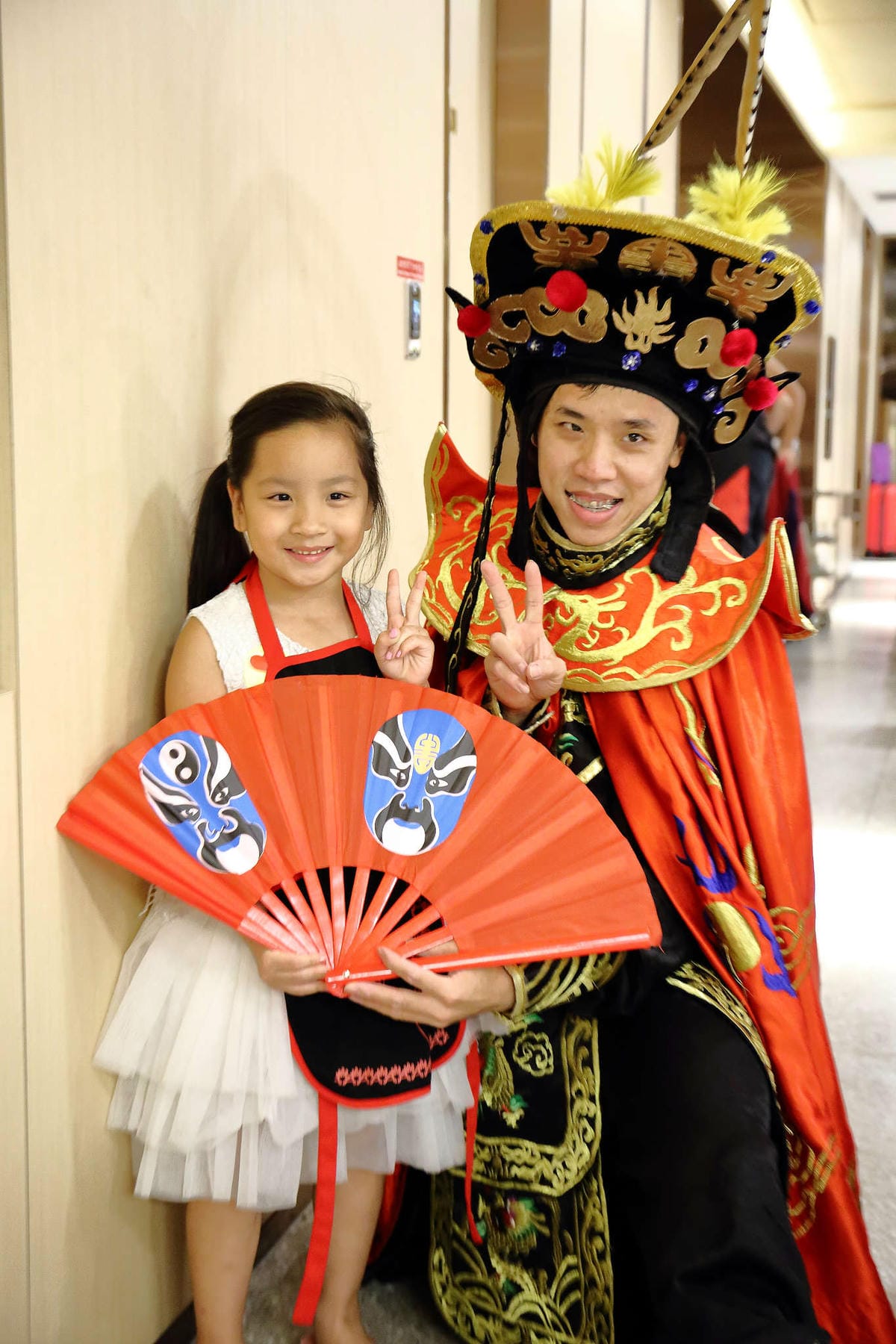 【食。板橋】海底撈火鍋〜夜貓族宵夜新選擇！四方格鴛鴦鍋全新湯底，三訪美味依舊不設限；飯局不是只能吃飯，還有桌遊！