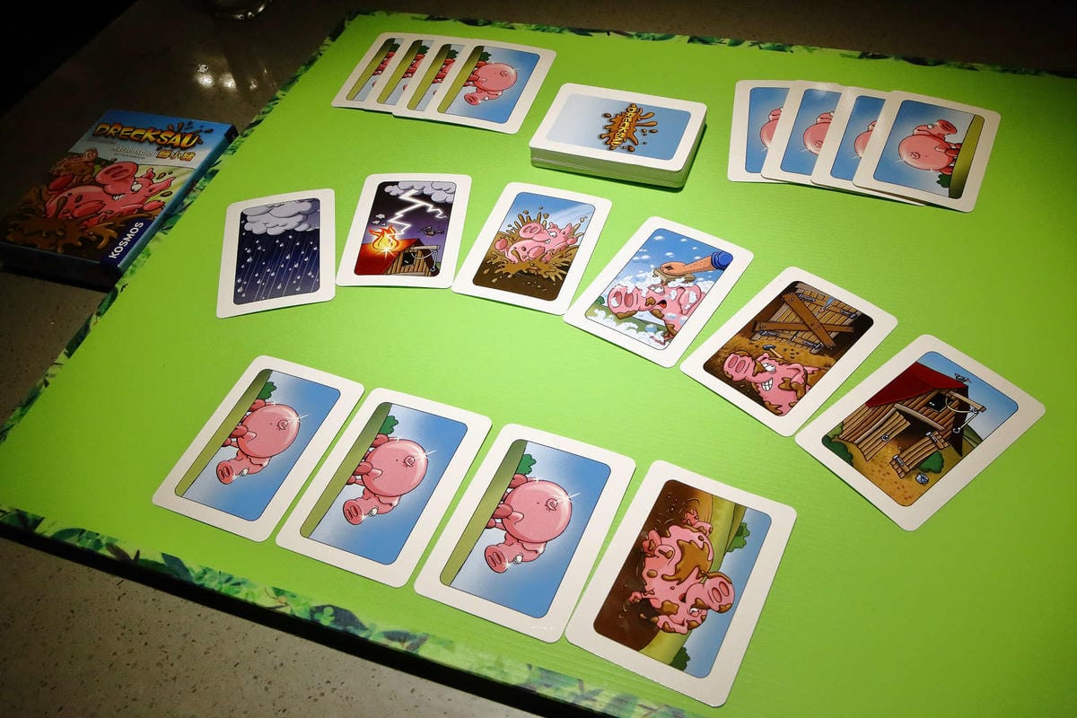 【食。板橋】海底撈火鍋〜夜貓族宵夜新選擇！四方格鴛鴦鍋全新湯底，三訪美味依舊不設限；飯局不是只能吃飯，還有桌遊！