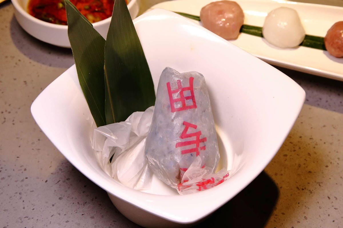 【食。板橋】海底撈火鍋〜夜貓族宵夜新選擇！四方格鴛鴦鍋全新湯底，三訪美味依舊不設限；飯局不是只能吃飯，還有桌遊！