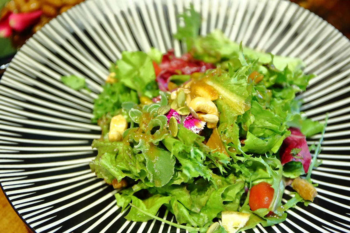 【食。桃園】梳子．Salud川味蔬食餐廳〜桃園最新IG打卡熱門餐廳。美炸了，原來素食可以這樣吃！(已歇業)