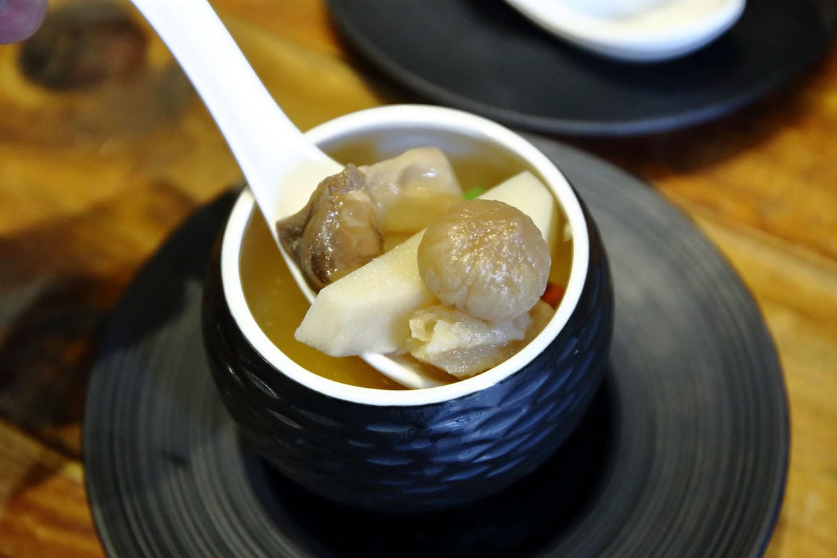 【食。桃園】梳子．Salud川味蔬食餐廳〜桃園最新IG打卡熱門餐廳。美炸了，原來素食可以這樣吃！(已歇業)