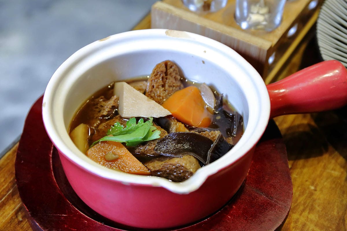 【食。桃園】梳子．Salud川味蔬食餐廳〜桃園最新IG打卡熱門餐廳。美炸了，原來素食可以這樣吃！(已歇業)