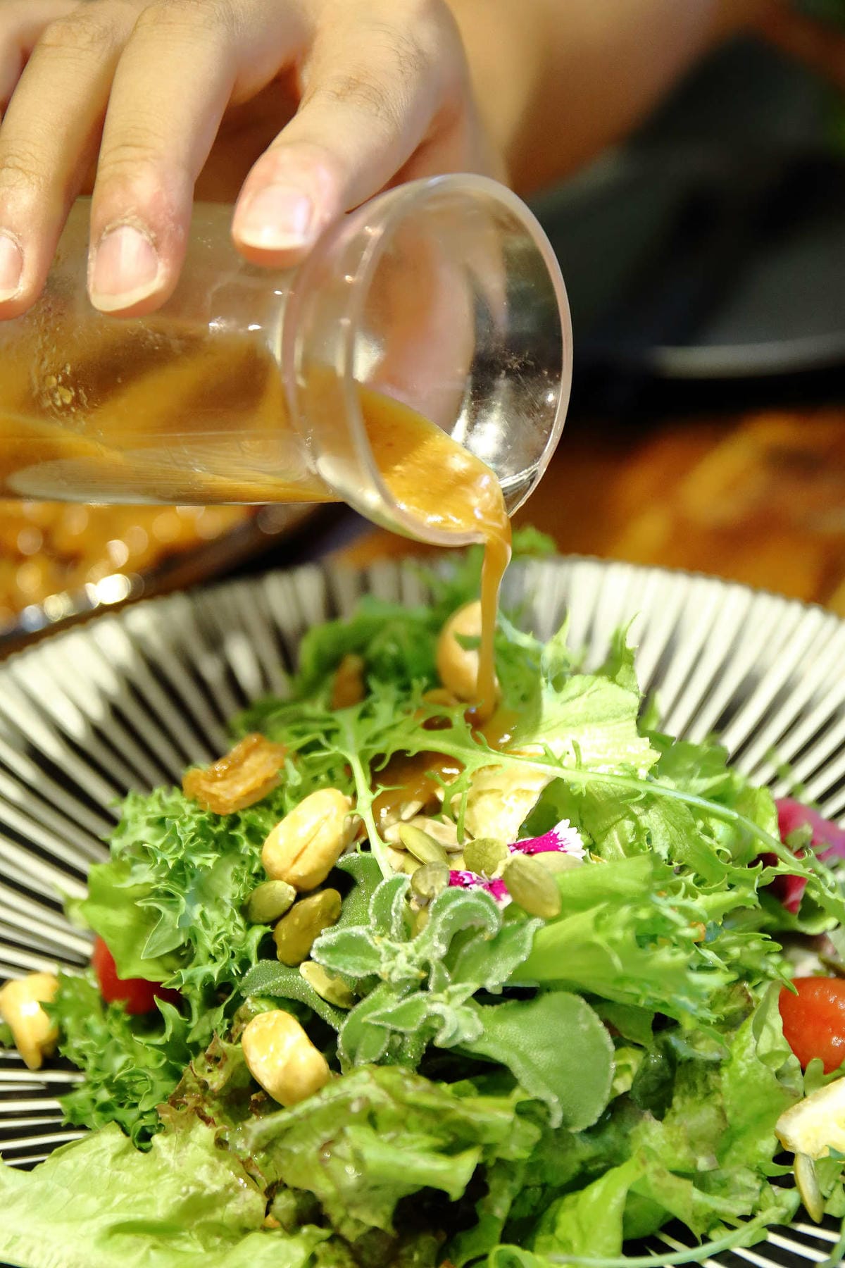 【食。桃園】梳子．Salud川味蔬食餐廳〜桃園最新IG打卡熱門餐廳。美炸了，原來素食可以這樣吃！(已歇業)