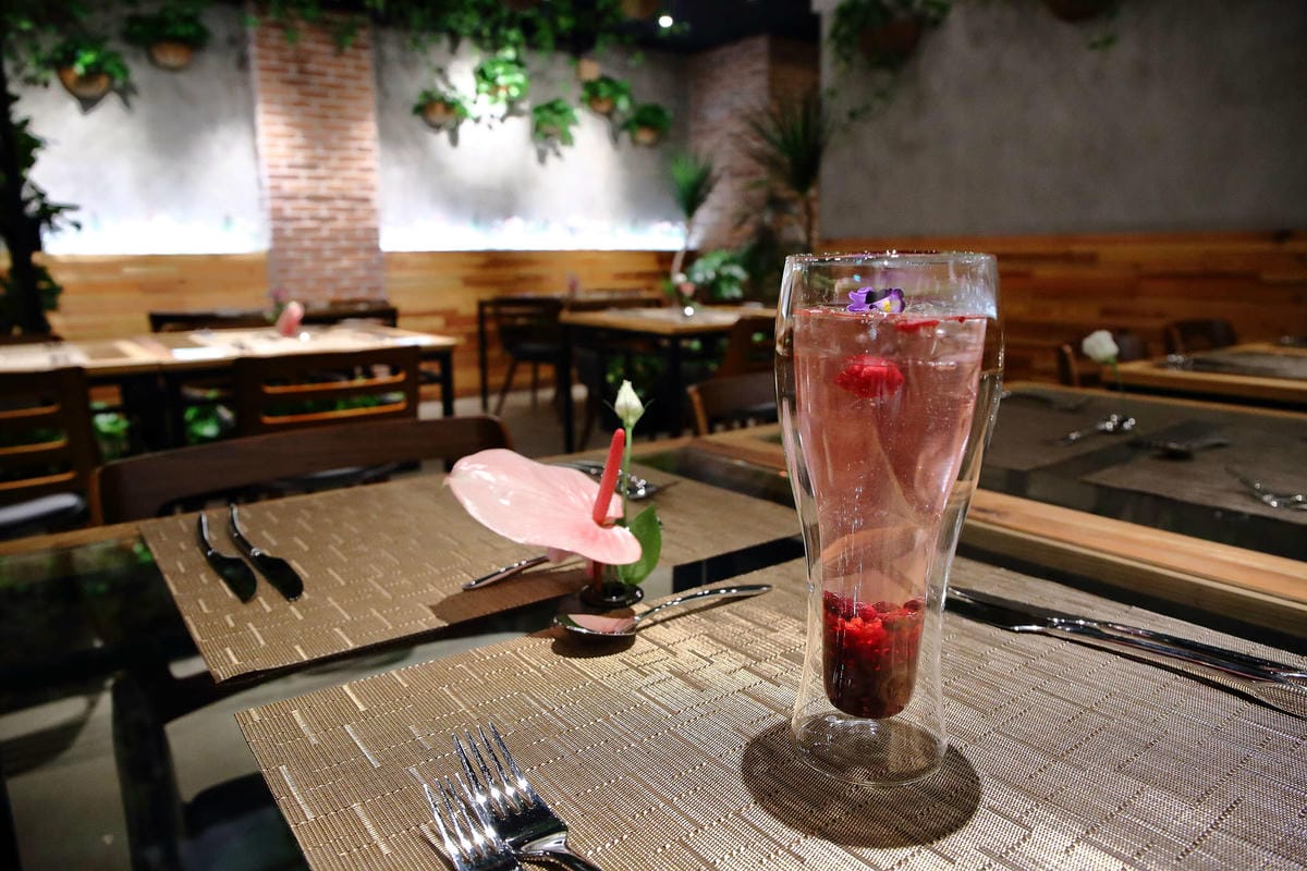 【食。台北】FUJI Flower 義法餐廳 松菸店〜網美秘境！讓少女心噴發的森林系餐廳，以不同花卉入菜，超吸睛！