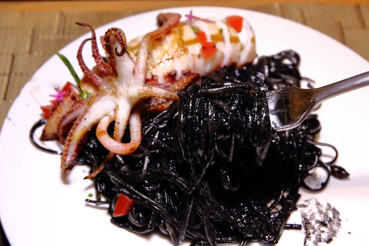 【食。台北】FUJI Flower 義法餐廳 松菸店〜網美秘境！讓少女心噴發的森林系餐廳，以不同花卉入菜，超吸睛！