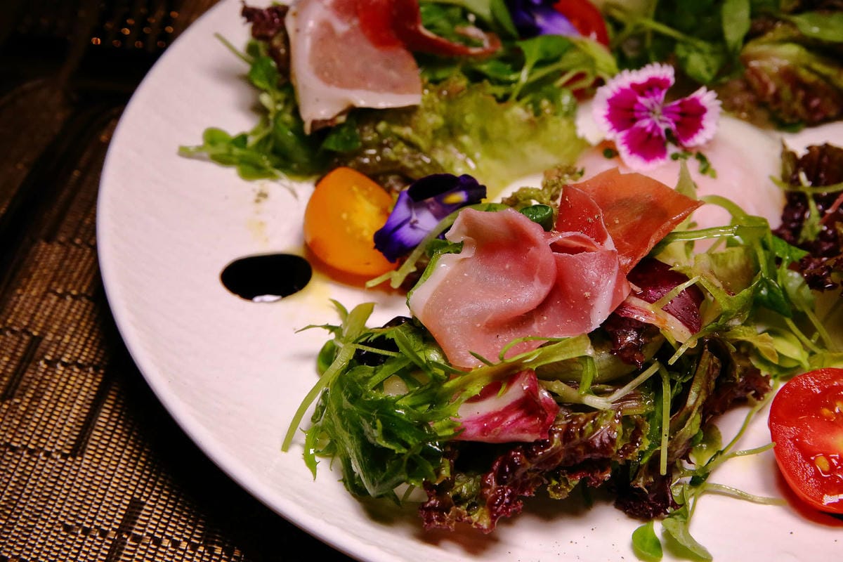 【食。台北】FUJI Flower 義法餐廳 松菸店〜網美秘境！讓少女心噴發的森林系餐廳，以不同花卉入菜，超吸睛！