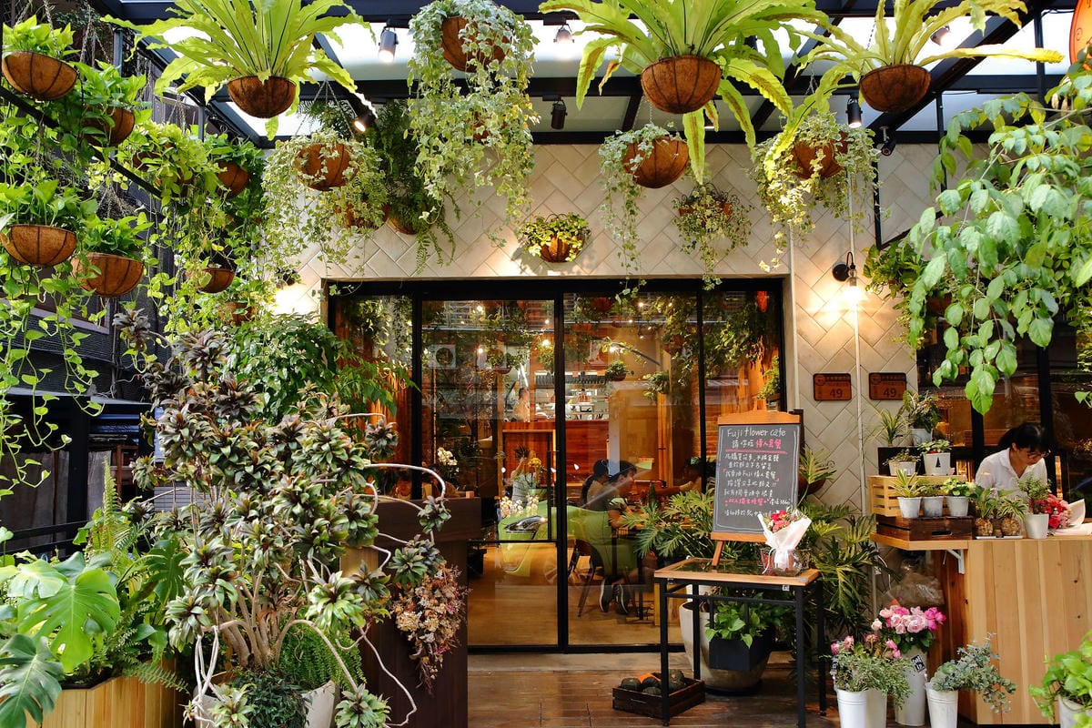 【食。台北】FUJI Flower 義法餐廳 松菸店〜網美秘境！讓少女心噴發的森林系餐廳，以不同花卉入菜，超吸睛！