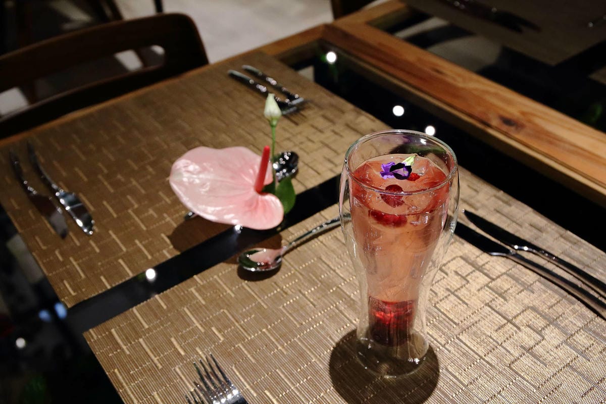 【食。台北】FUJI Flower 義法餐廳 松菸店〜網美秘境！讓少女心噴發的森林系餐廳，以不同花卉入菜，超吸睛！