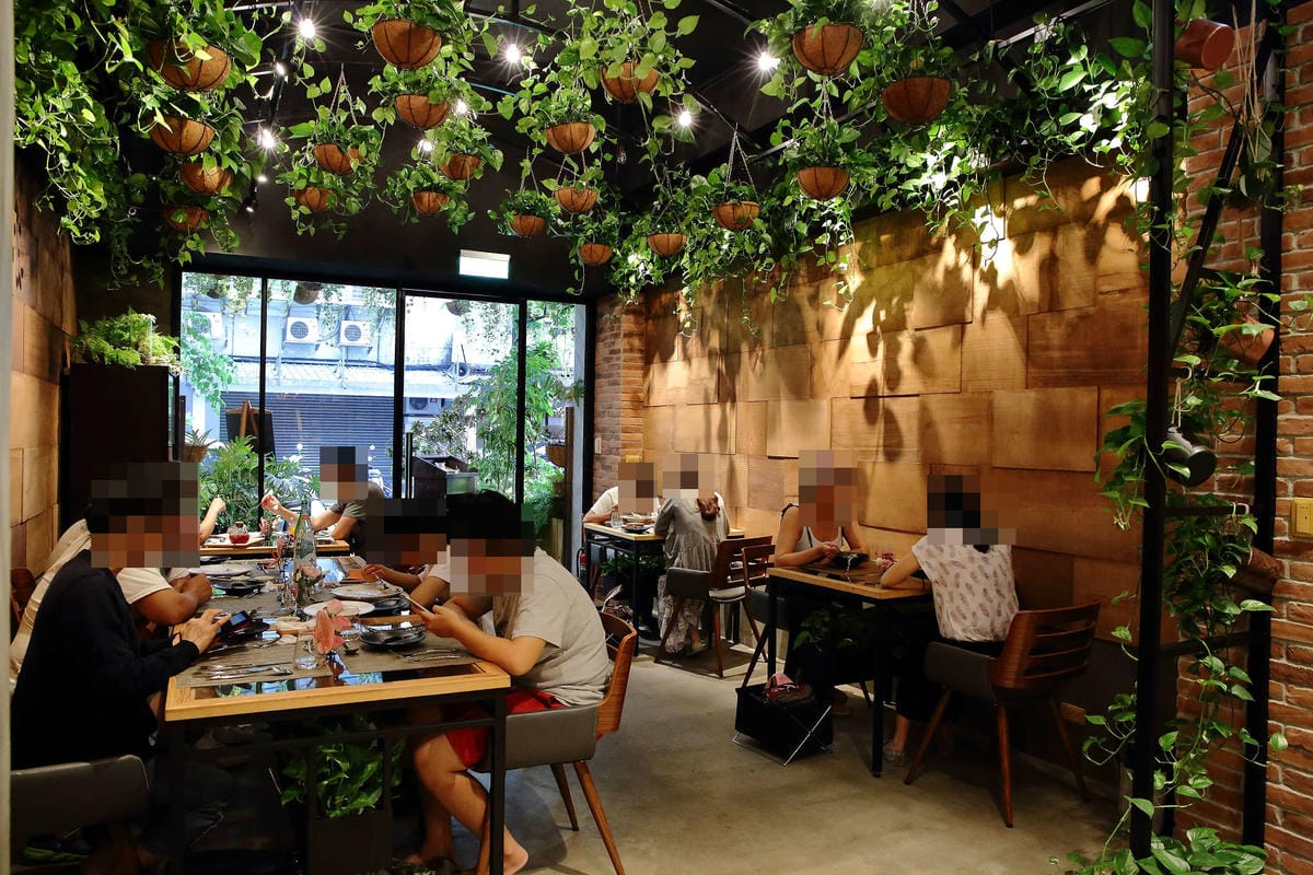 【食。台北】FUJI Flower 義法餐廳 松菸店〜網美秘境！讓少女心噴發的森林系餐廳，以不同花卉入菜，超吸睛！