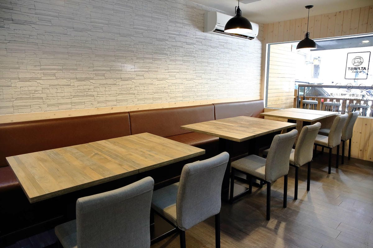 【食。台北】At • First Brunch 緣來-忠孝店〜東區大份量早午餐，花生醬系列漢堡太銷魂！