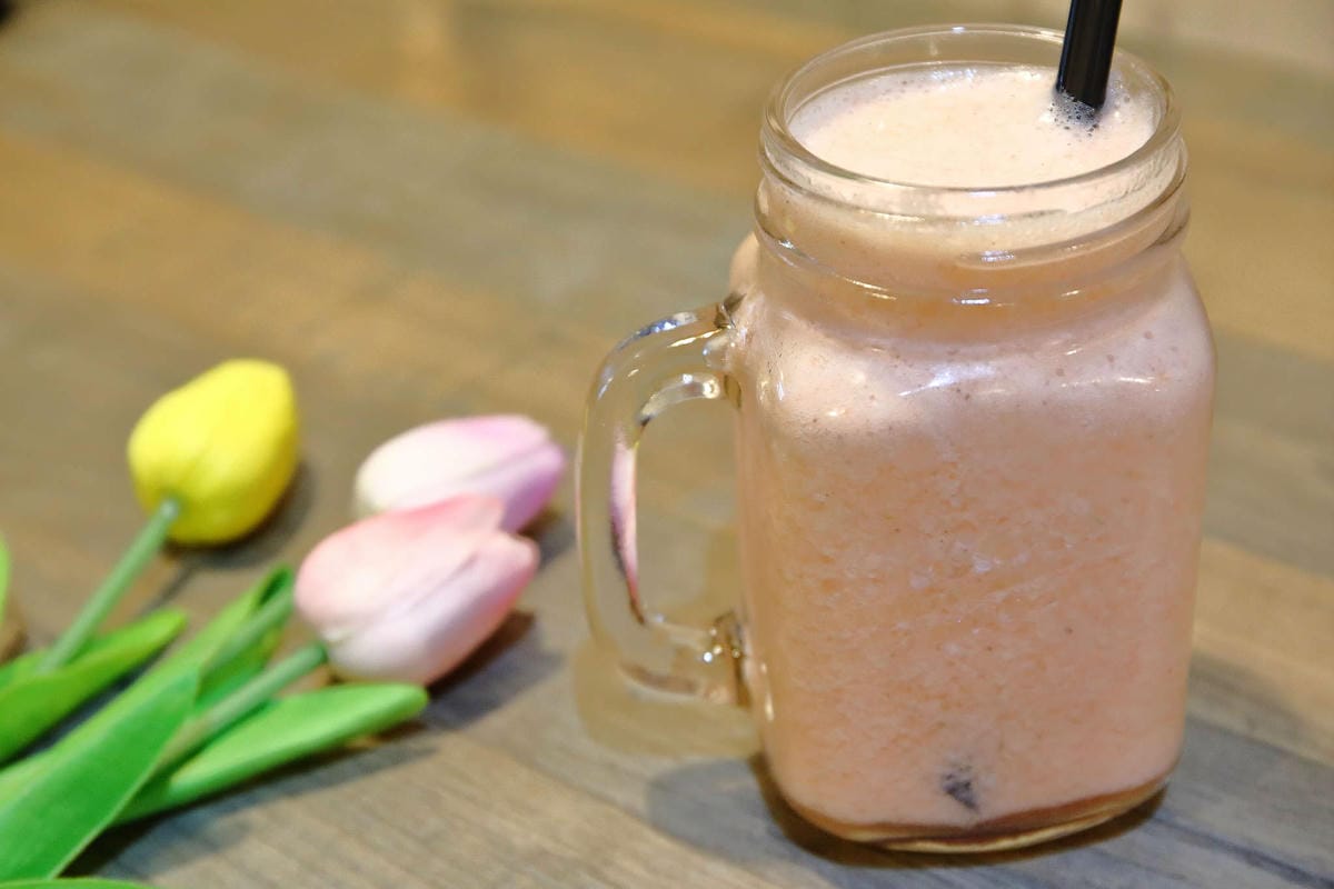 【食。台北】At • First Brunch 緣來-忠孝店〜東區大份量早午餐，花生醬系列漢堡太銷魂！