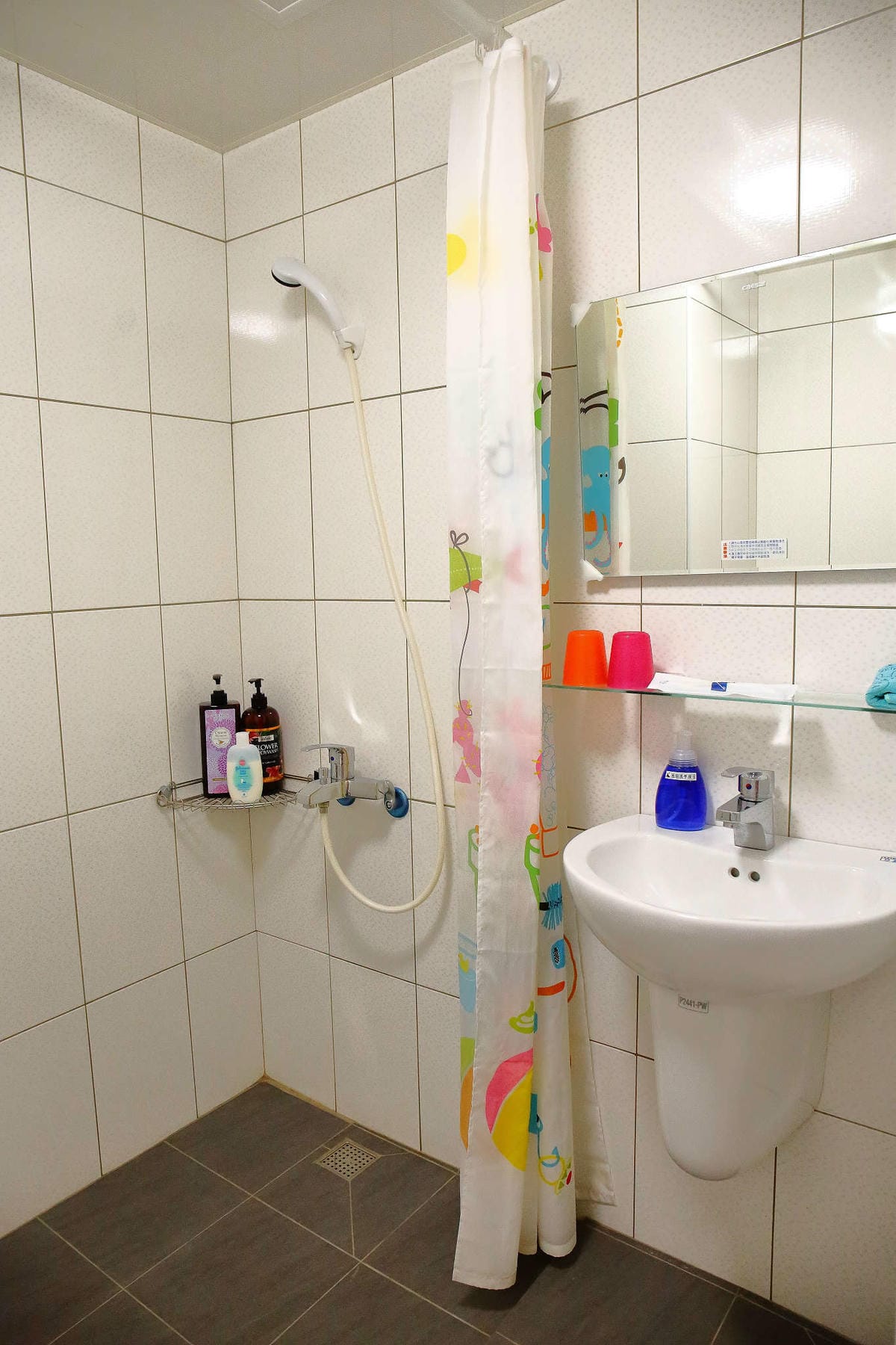 【宿。台南】莎拉童話親子民宿〜親子溜滑梯民宿，每間都有不同的童話故事主題，仿佛掉進童話的繪本裡！