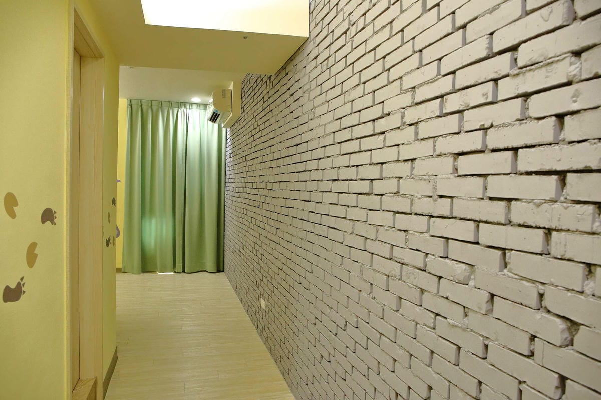 【宿。台南】莎拉童話親子民宿〜親子溜滑梯民宿，每間都有不同的童話故事主題，仿佛掉進童話的繪本裡！