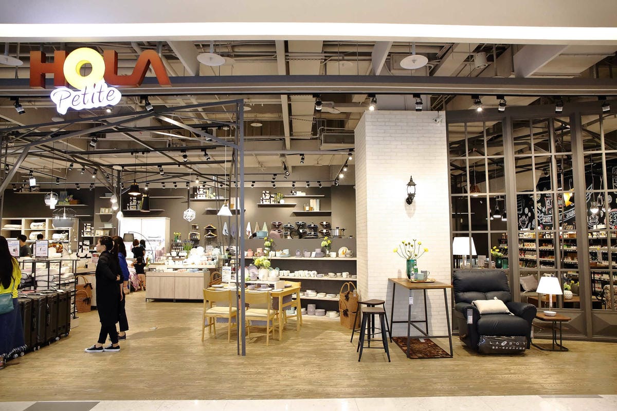 【食。中壢】大江購物中心地下遊逛街城〜6000坪全台唯一，本土、各國美食大車拼，吃喝玩樂一次搞定，9/6 正式試營運！