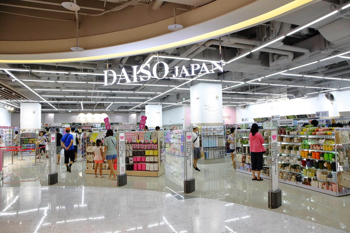 【食。中壢】大江購物中心地下遊逛街城〜6000坪全台唯一，本土、各國美食大車拼，吃喝玩樂一次搞定，9/6 正式試營運！