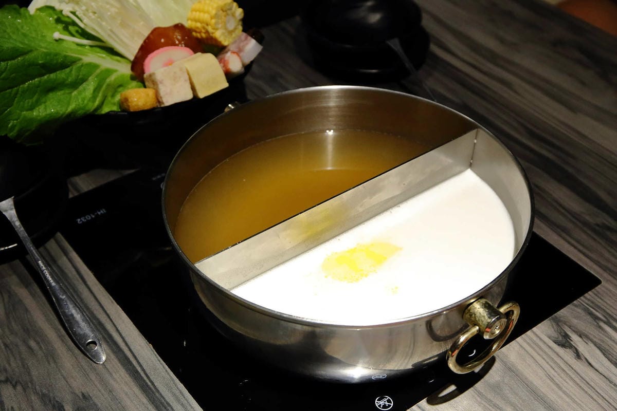 【食。新莊】湯正黑潮涮涮〜新莊火鍋。超新鮮龍蝦澎湃上桌，還有隱藏版「藍龍蝦」！