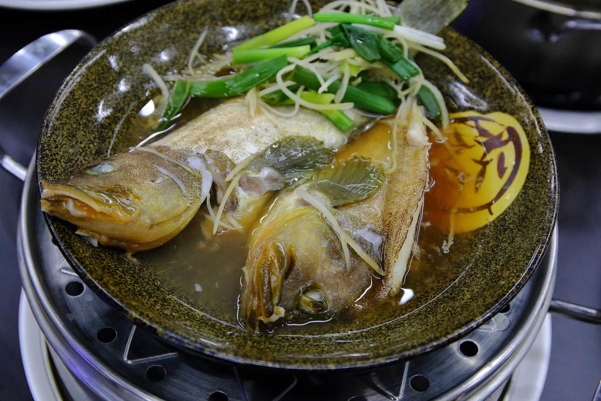 【食。桃園】甕霸王甕仔雞〜桃園現撈海鮮蒸氣塔。烤雞、海鮮與熱炒高貴不貴一次滿足全家大小的味蕾!(已歇業)