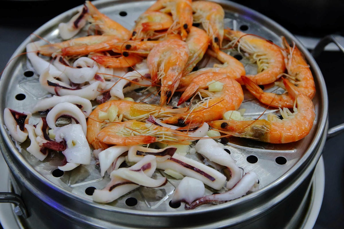 【食。桃園】甕霸王甕仔雞〜桃園現撈海鮮蒸氣塔。烤雞、海鮮與熱炒高貴不貴一次滿足全家大小的味蕾!(已歇業)