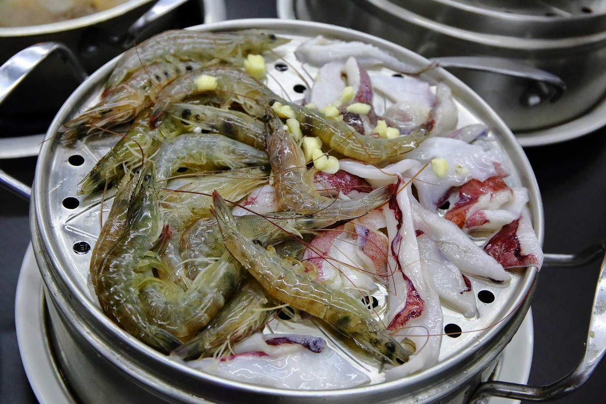 【食。桃園】甕霸王甕仔雞〜桃園現撈海鮮蒸氣塔。烤雞、海鮮與熱炒高貴不貴一次滿足全家大小的味蕾!(已歇業)