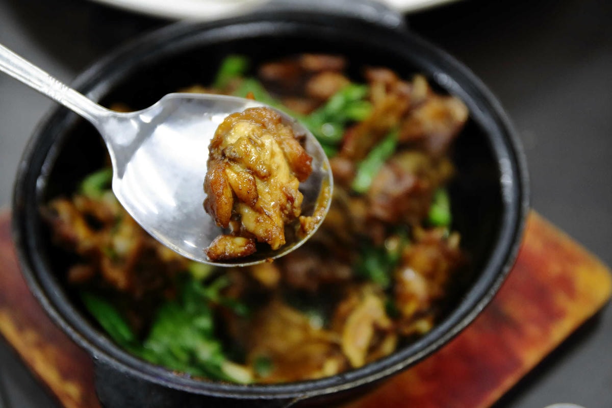 【食。桃園】甕霸王甕仔雞〜桃園現撈海鮮蒸氣塔。烤雞、海鮮與熱炒高貴不貴一次滿足全家大小的味蕾!(已歇業)