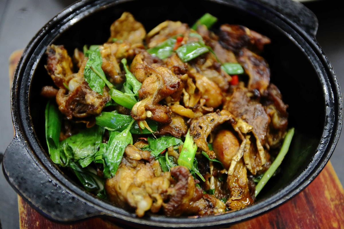 【食。桃園】甕霸王甕仔雞〜桃園現撈海鮮蒸氣塔。烤雞、海鮮與熱炒高貴不貴一次滿足全家大小的味蕾!(已歇業)