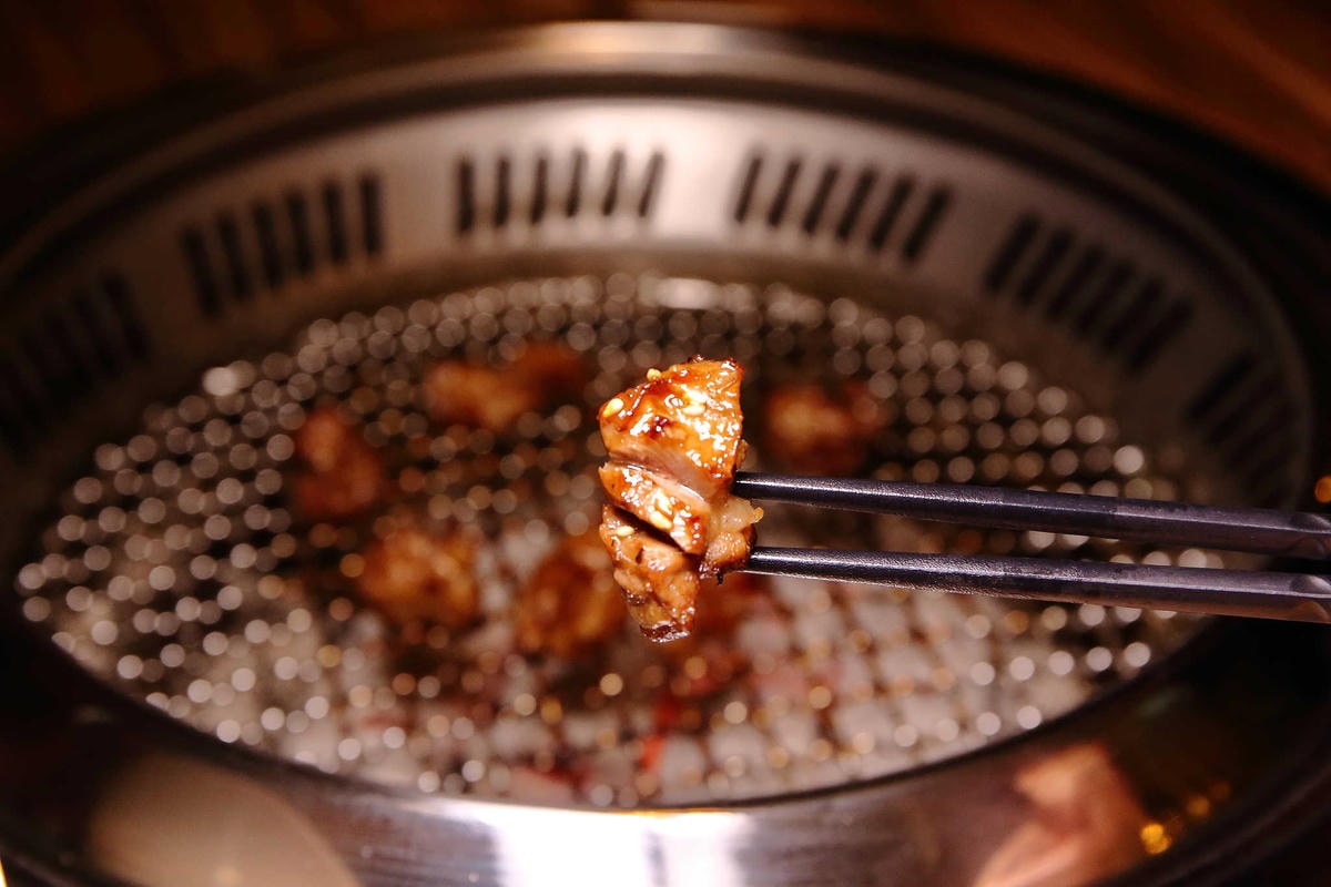【食。桃園】覓燒肉2號旗艦店〜熱情的炭火燒肉新選擇,吃巧又吃飽!愛吃肉的別錯過!