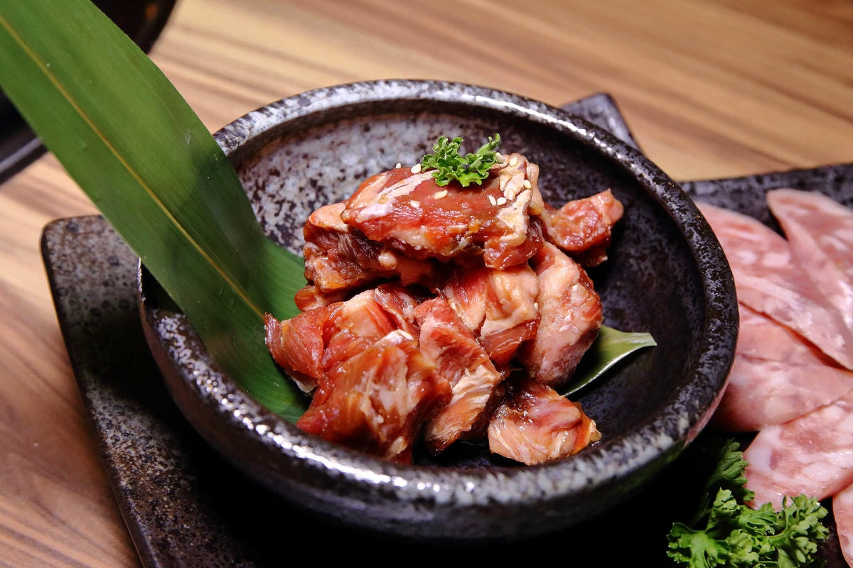 【食。桃園】覓燒肉2號旗艦店〜熱情的炭火燒肉新選擇,吃巧又吃飽!愛吃肉的別錯過!