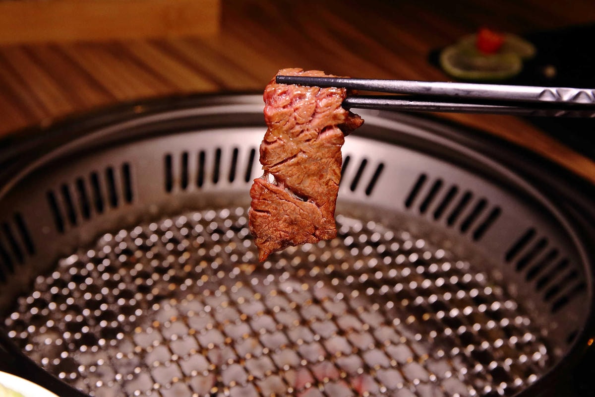 【食。桃園】覓燒肉2號旗艦店〜熱情的炭火燒肉新選擇,吃巧又吃飽!愛吃肉的別錯過!