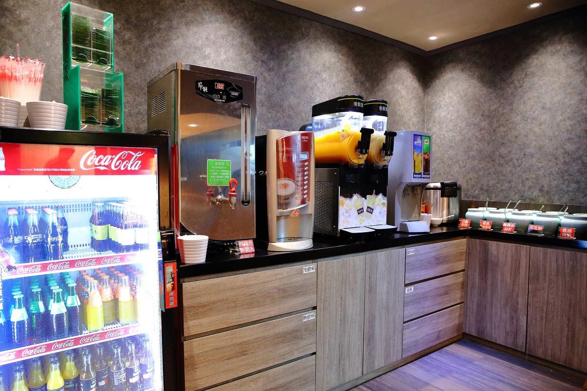 【食。台北】可利亞石頭火鍋〜松山區火鍋推薦。台灣老字號正統石頭火鍋,老店創意新風味,依舊令人懷念的滋味!