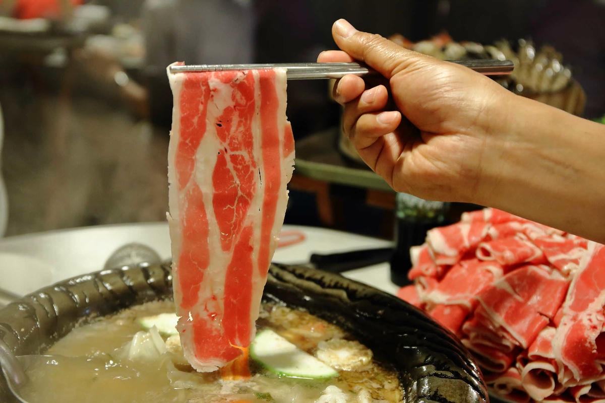 【食。台北】可利亞石頭火鍋〜松山區火鍋推薦。台灣老字號正統石頭火鍋,老店創意新風味,依舊令人懷念的滋味!