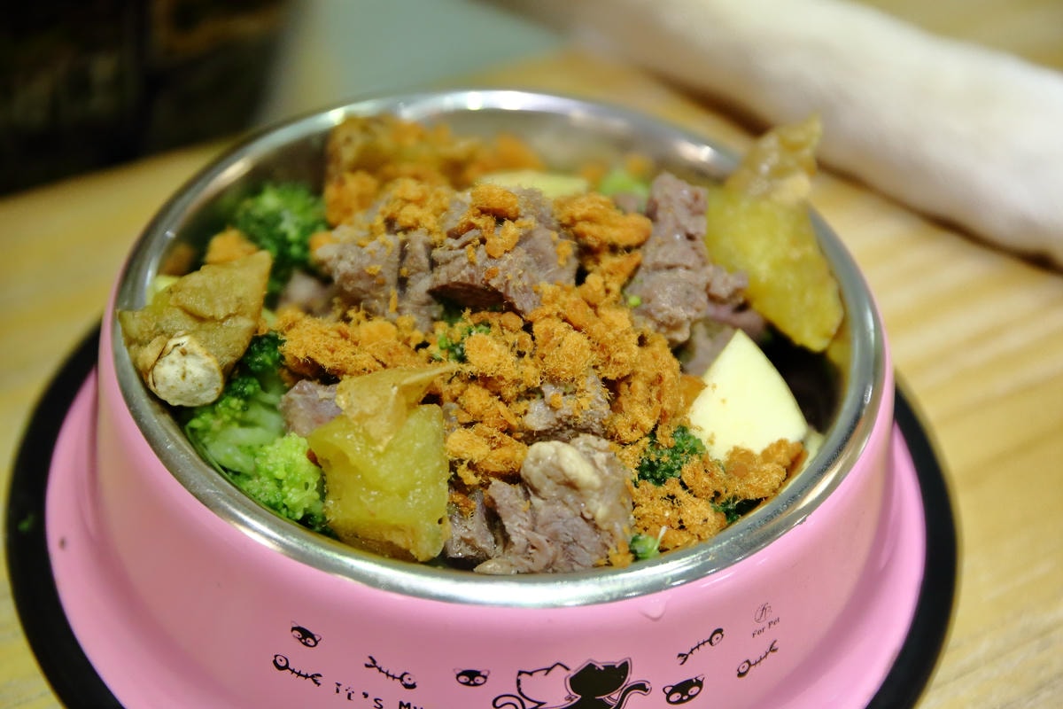 【寵物】群寶生活寵物保健食品〜寵物肉鬆益茵寶&毛膚樂,健康又美味簡單好上手,毛小子的最愛!