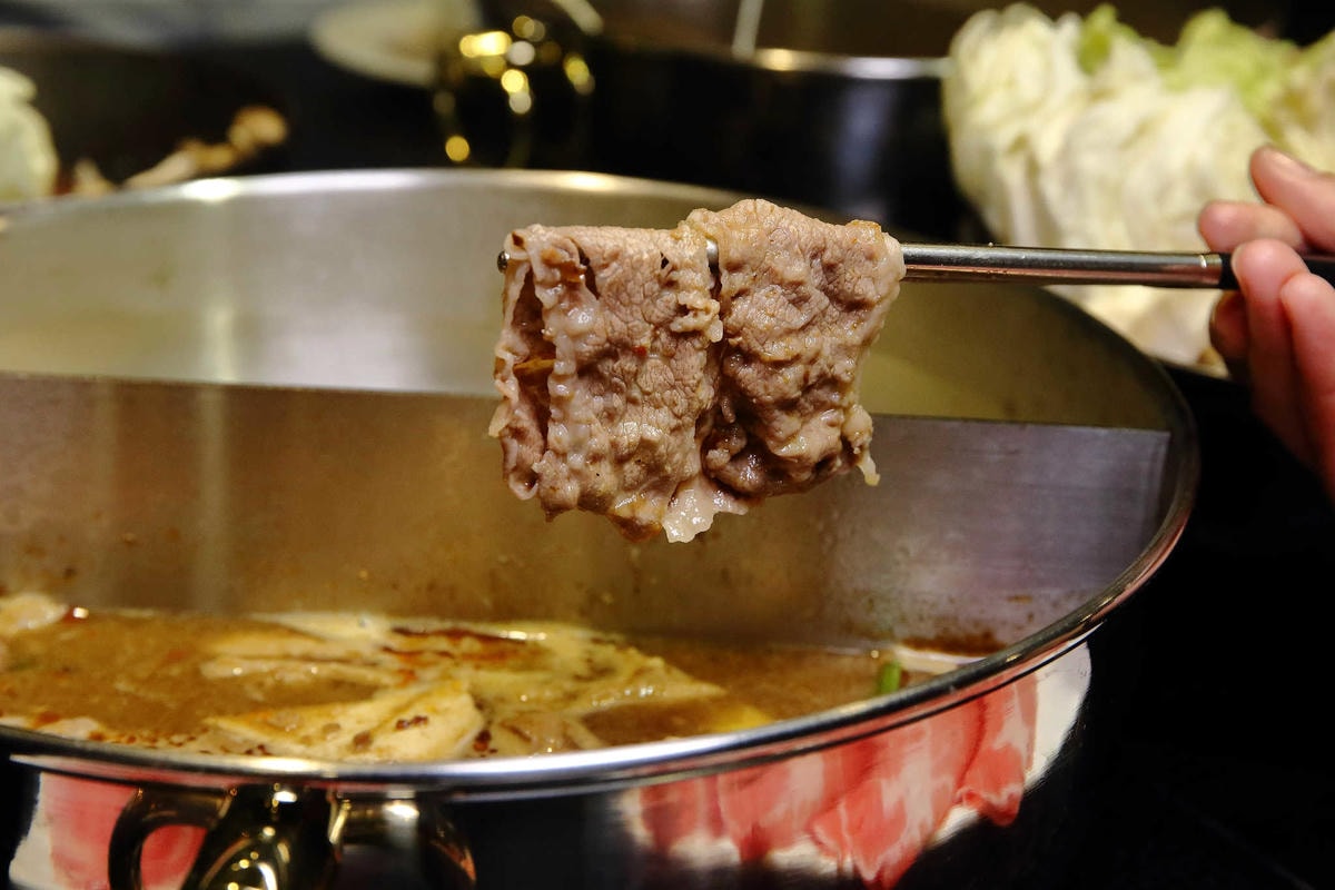 【食。台北】藍寶寶麻辣火鍋〜人氣麻辣火鍋店來襲!麻。油。鮮。香,口水爆表!