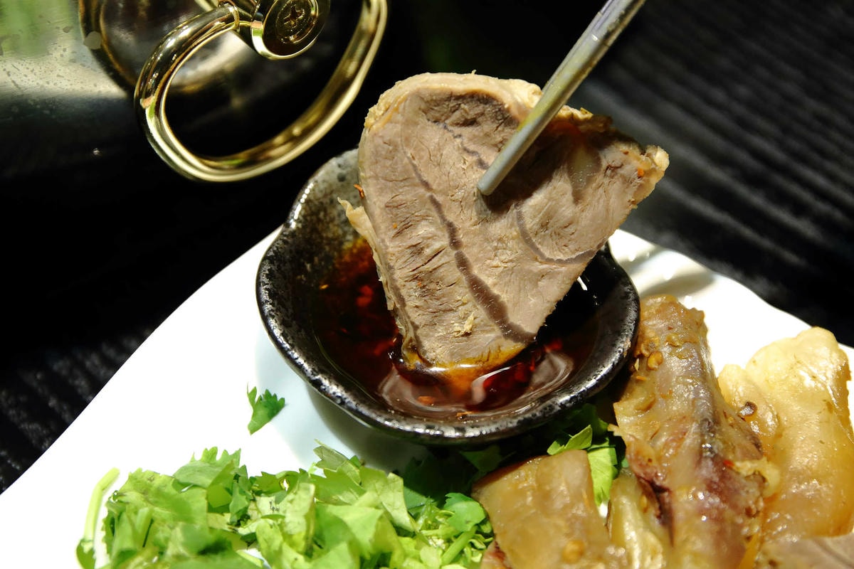 【食。台北】藍寶寶麻辣火鍋〜人氣麻辣火鍋店來襲!麻。油。鮮。香,口水爆表!