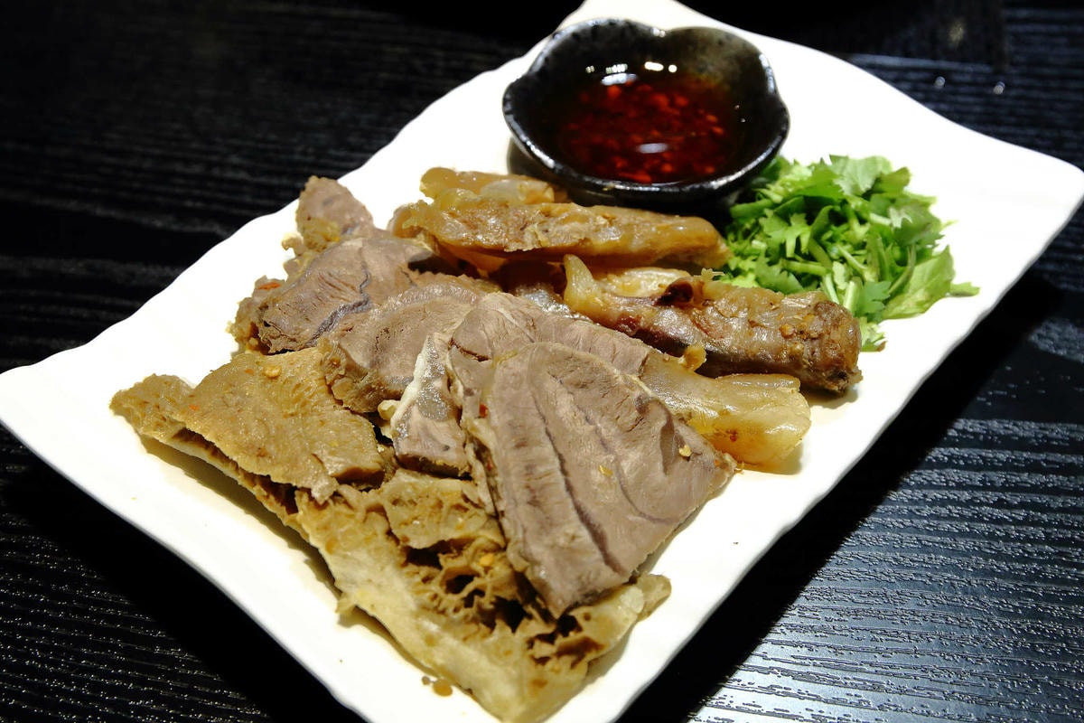 【食。台北】藍寶寶麻辣火鍋〜人氣麻辣火鍋店來襲!麻。油。鮮。香,口水爆表!