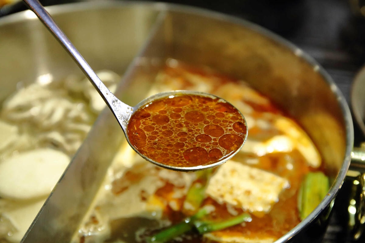 【食。台北】藍寶寶麻辣火鍋〜人氣麻辣火鍋店來襲!麻。油。鮮。香,口水爆表!