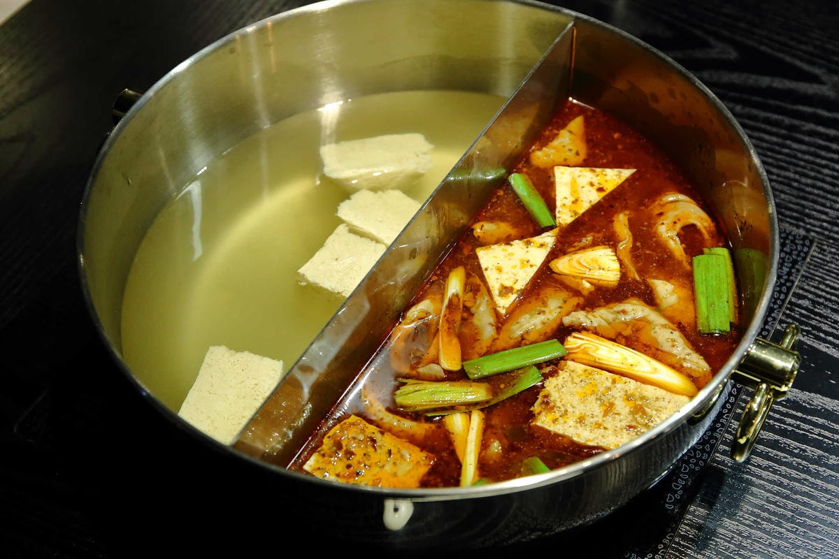 【食。台北】藍寶寶麻辣火鍋〜人氣麻辣火鍋店來襲!麻。油。鮮。香,口水爆表!