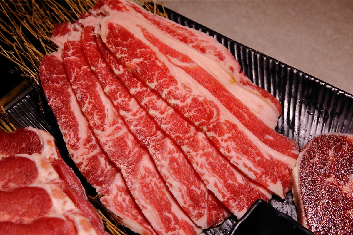 【食。台北】火之舞蓁品燒 和牛放題〜東區燒烤吃到飽。就是要大口吃肉其餘免談!肉食主義者必訪餐廳!