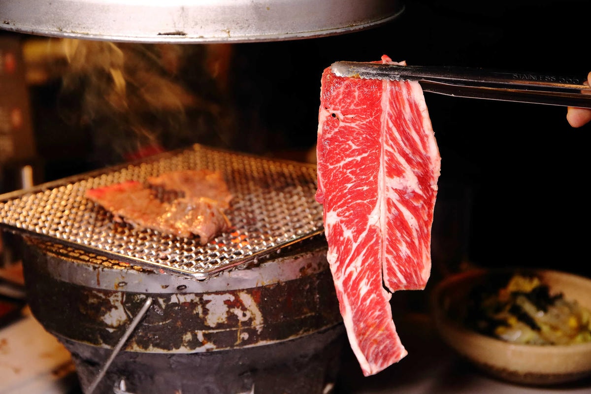 【食。台北】火之舞蓁品燒 和牛放題〜東區燒烤吃到飽。就是要大口吃肉其餘免談!肉食主義者必訪餐廳!