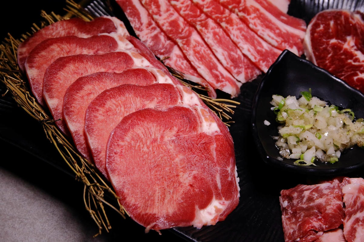 【食。台北】火之舞蓁品燒 和牛放題〜東區燒烤吃到飽。就是要大口吃肉其餘免談!肉食主義者必訪餐廳!