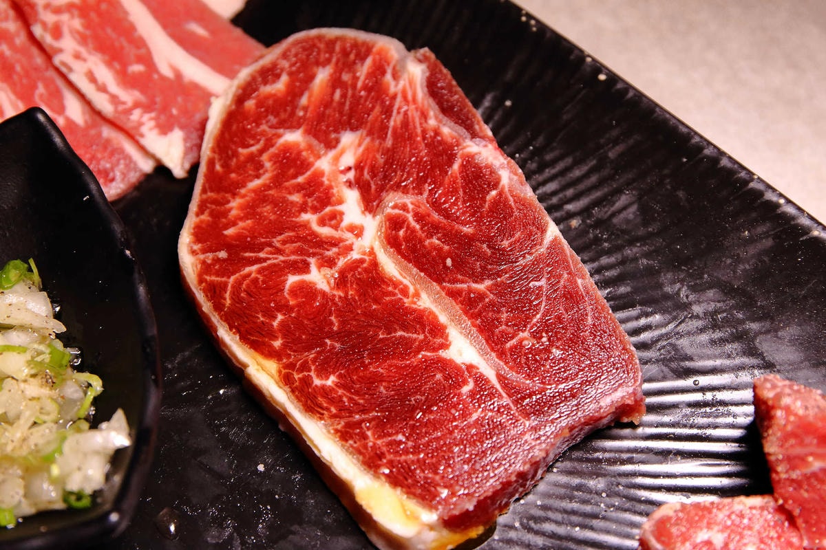 【食。台北】火之舞蓁品燒 和牛放題〜東區燒烤吃到飽。就是要大口吃肉其餘免談!肉食主義者必訪餐廳!