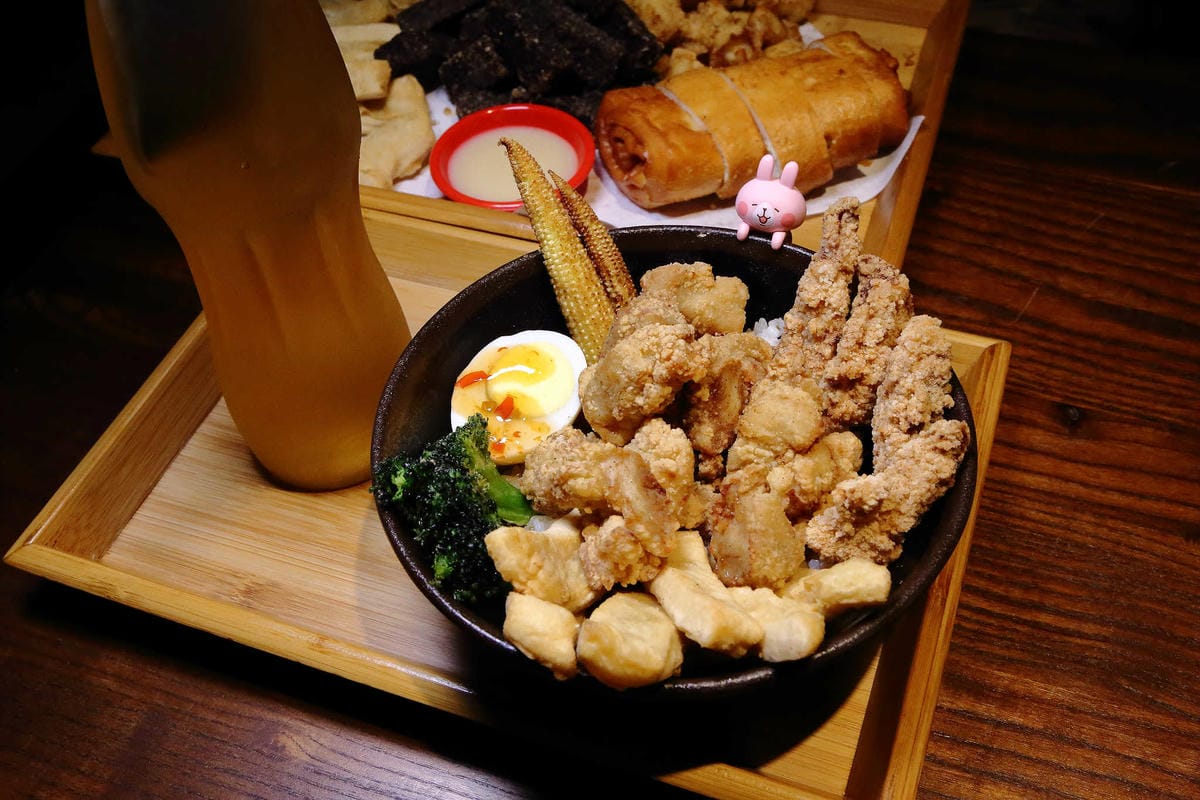 【食。三重】炸去啃 職人炸物〜這攤鹹酥雞超狂！全台首創內用鹹酥雞餐廳，宵夜首選，好吃又不油膩！