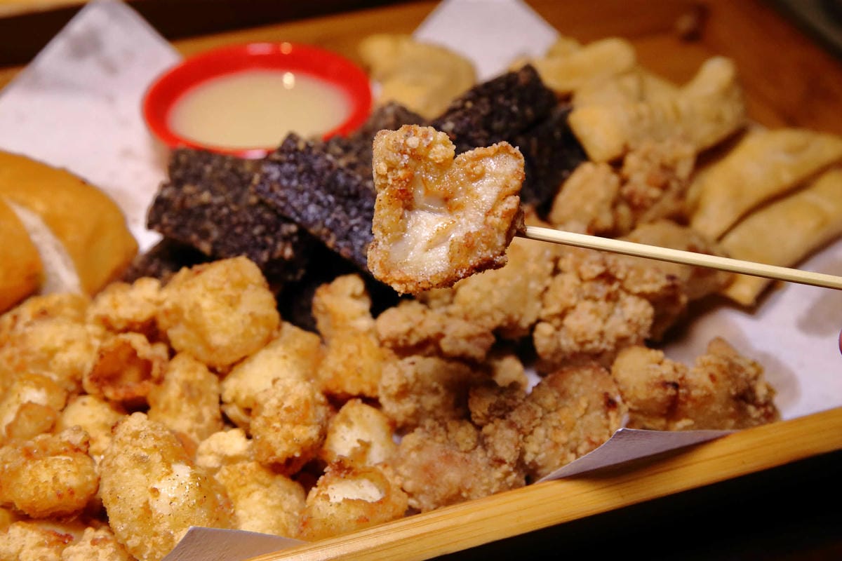 【食。三重】炸去啃 職人炸物〜這攤鹹酥雞超狂！全台首創內用鹹酥雞餐廳，宵夜首選，好吃又不油膩！