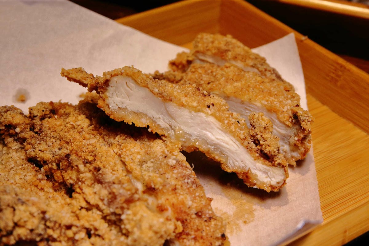 【食。三重】炸去啃 職人炸物〜這攤鹹酥雞超狂！全台首創內用鹹酥雞餐廳，宵夜首選，好吃又不油膩！